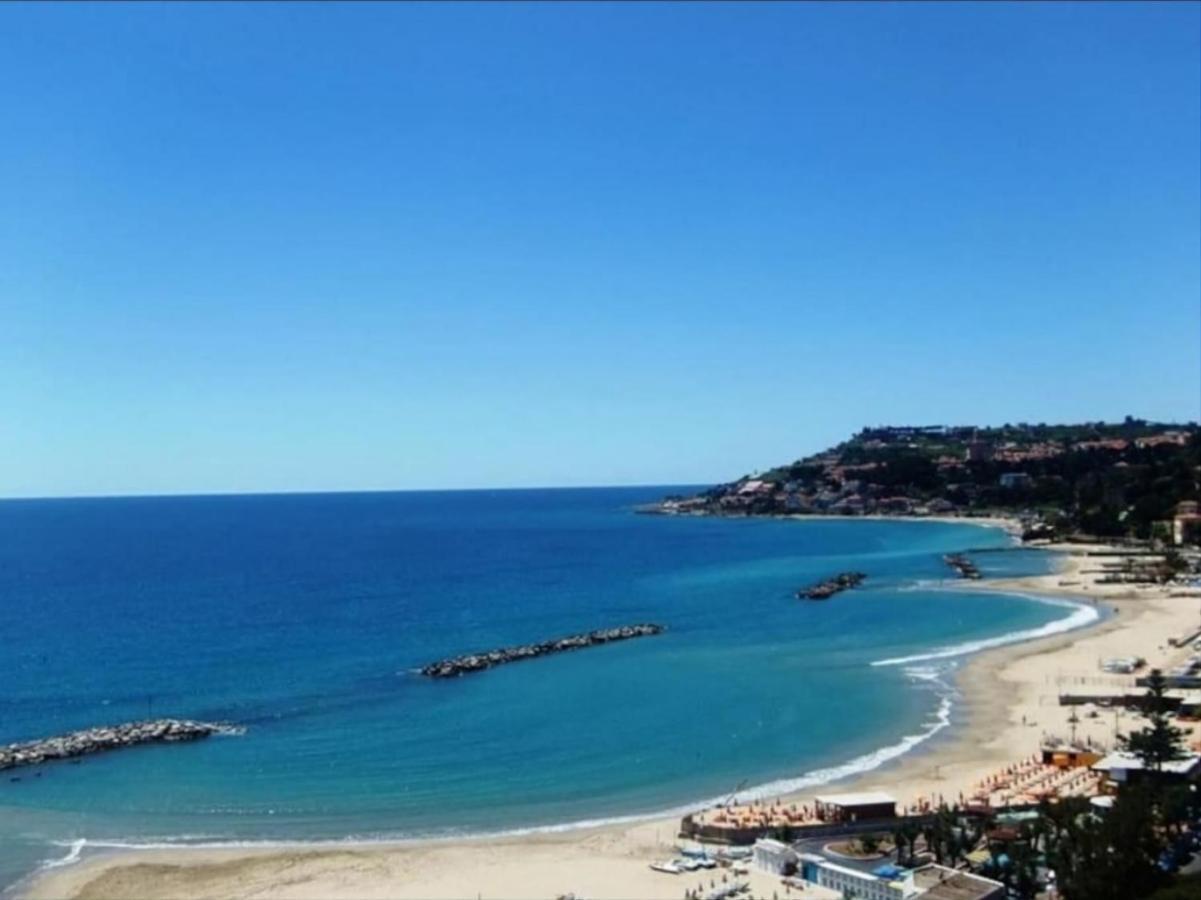 Sweet Home Badalucco 10 Min Dal Mare 4 Persone Bagian luar foto